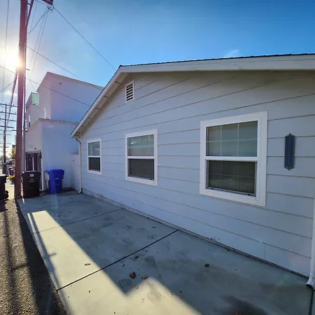 Huge Stand Alone Guest House In Heart Of La Jolla